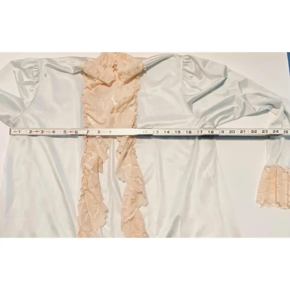Vintage 60’s Flair short robe negligee size S ILGWU union made Blue With Lace